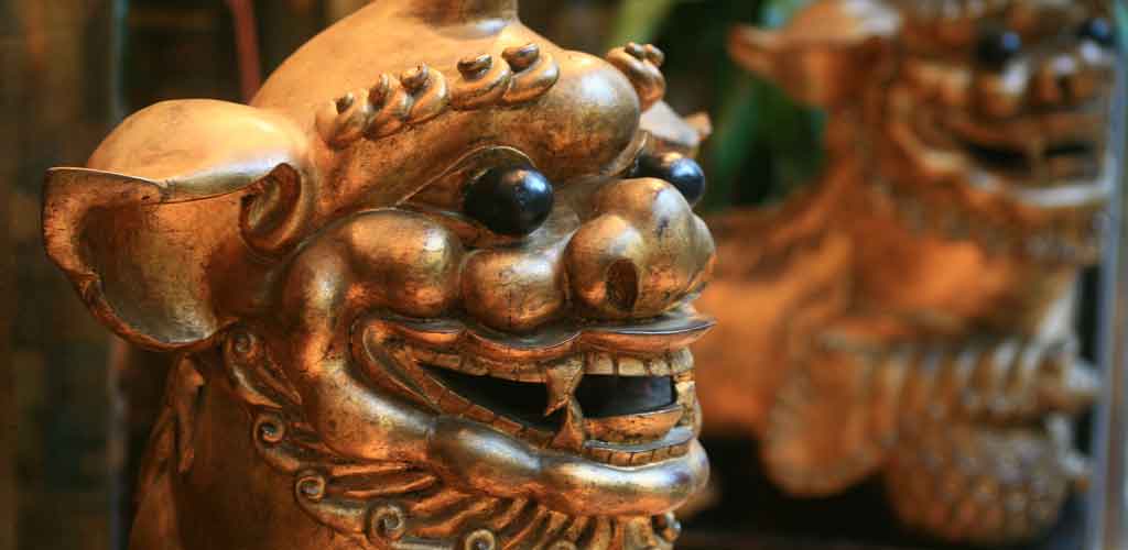Upper Lascar Row traditional Chinese antiques shopping